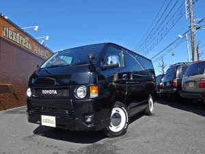 ハイエースバンハイエース　丸目クラシックカスタム
