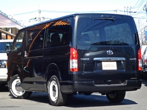 ハイエースバンハイエース　丸目クラシックカスタム