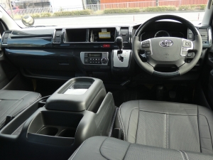 ハイエースワゴン新車ハイエースワゴン　ライトキャンピングカーFD-BOX W00　FD-classic丸目クラシックカスタム