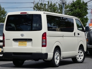 ハイエースバンDX　ディーゼル4WD　　丸目クラシックカスタム