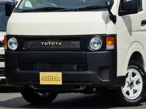 ハイエースバンDX　ディーゼル4WD　　丸目クラシックカスタム