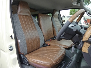 ハイエースバンDX　ディーゼル4WD　　丸目クラシックカスタム