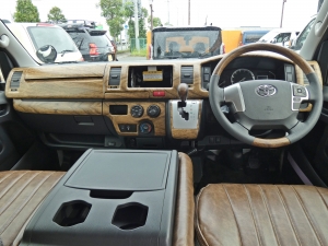 ハイエースバンDX　ディーゼル4WD　　丸目クラシックカスタム