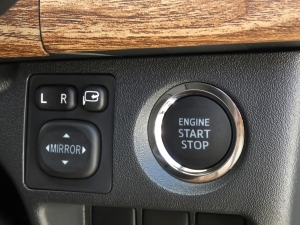 ハイエースバンS-GLディーゼル4WD　特注色ライトイエロー