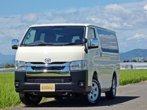 ハイエースバンS-GLディーゼル4WD　特注色ライトイエロー