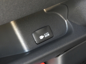 ハイエースバンS-GLディーゼル4WD　特注色ライトイエロー