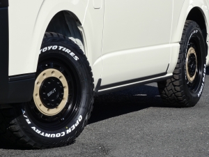 ハイエースバンライトイエロー　S-GLワイド　丸目カスタムコンプリート
