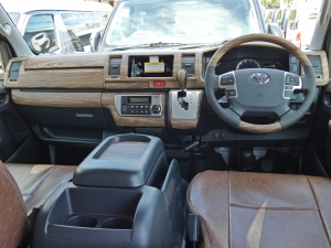 ハイエースＶディーゼル4WD　丸目カスタム　ネオクラシック
