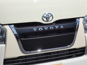 ハイエースバンディーゼル4WD　丸目カスタム　ネオクラシック