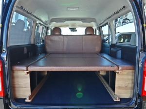 ハイエースバンアウトドア　キャンプ　車中泊　バンライフ　１BOX　ベッド　キャンピングカー