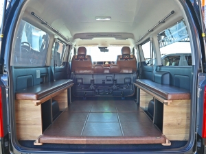 ハイエースバンアウトドア　キャンプ　車中泊　バンライフ　１BOX　ベッド　キャンピングカー