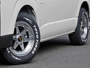 ハイエースワゴン新車コンプリート　ハイエースワゴン　ライトキャンピングカー