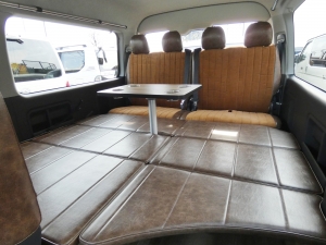 ハイエースワゴン新車コンプリート　ハイエースワゴン　ライトキャンピングカー