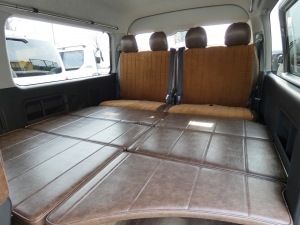 ハイエースワゴン新車コンプリート　ハイエースワゴン　ライトキャンピングカー