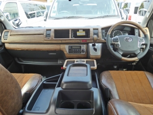 ハイエースワゴン新車コンプリート　ハイエースワゴン　ライトキャンピングカー