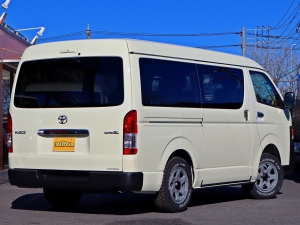 ハイエースバン新車アウトレットアウトドア　キャンプ　車中泊　バンライフ　１BOX　ベッド　キャンピングカー