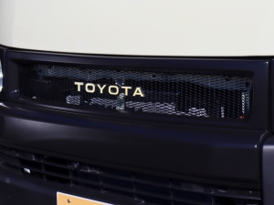 ハイエースバン新車アウトレットアウトドア　キャンプ　車中泊　バンライフ　１BOX　ベッド　キャンピングカー