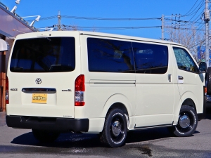 ハイエースバンアウトドア　キャンプ　車中泊　バンライフ　１BOX　ベッド　キャンピングカー