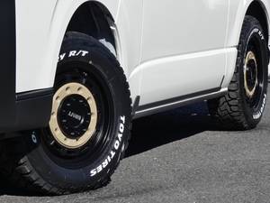 ハイエースバンディーゼル4WD　丸目クラシックカスタム
