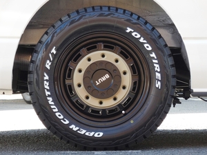 ハイエースバンディーゼル4WD　丸目クラシックカスタム