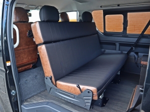 ハイエースワゴンアウトドア　キャンプ　車中泊　バンライフ　１BOX　ベッド　キャンピングカー