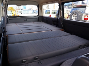ハイエースワゴンアウトドア　キャンプ　車中泊　バンライフ　１BOX　ベッド　キャンピングカー