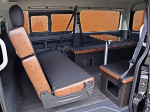 ハイエースワゴンアウトドア　キャンプ　車中泊　バンライフ　１BOX　ベッド　キャンピングカー