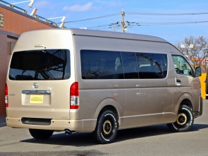 ハイエースバン新車アウトレットスパロン　4WD　ディーゼル