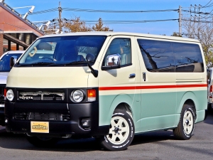 ハイエースバン新車アウトレットアウトドア　キャンプ　車中泊　バンライフ　１BOX　ベッド　キャンピングカー