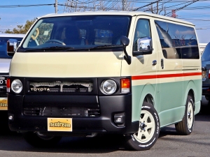 ハイエースバン新車アウトレットアウトドア　キャンプ　車中泊　バンライフ　１BOX　ベッド　キャンピングカー