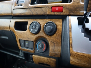 ハイエースバンDX　4WD　ディーゼル　キャンピング　車中泊　