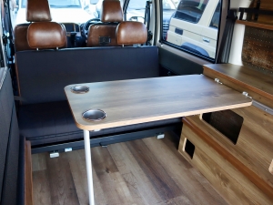 タウンエースアウトドア　キャンプ　車中泊　バンライフ　１BOX　ベッド　キャンピングカー
