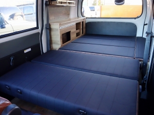 タウンエースアウトドア　キャンプ　車中泊　バンライフ　１BOX　ベッド　キャンピングカー
