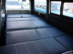 ハイエースバンアウトドア　キャンプ　車中泊　バンライフ　１BOX　ベッド　キャンピングカー