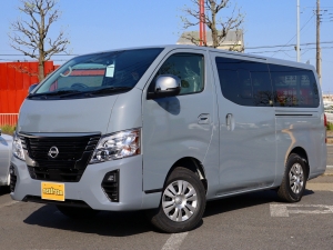 キャラバンアウトドア　キャンプ　車中泊　バンライフ　１BOX　ベッド　キャンピングカー