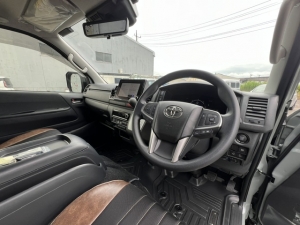 ハイエースバンキャンプ　アウトドア　レジャー　４ＷＤ　ＳＵＶ