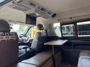 ハイエースワゴン１０人乗り　車中泊できる街乗り仕様車