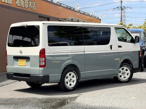 ハイエースバン新車ハイエースDX　丸目カスタム
