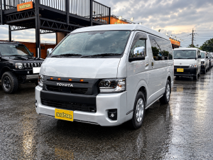 ハイエースワゴン１０人乗り　車中泊できる街乗り仕様車