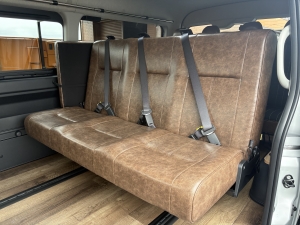 ハイエースワゴン１０人乗り　車中泊できる街乗り仕様車