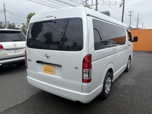 ハイエースワゴン１０人乗り　車中泊できる街乗り仕様車