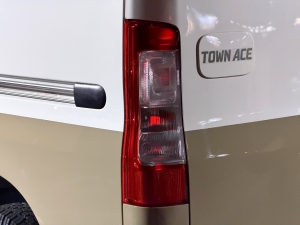 タウンエース新車コンプリート　MONOBOX