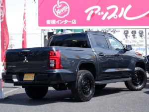 トライトン特別仕様車　BLACK