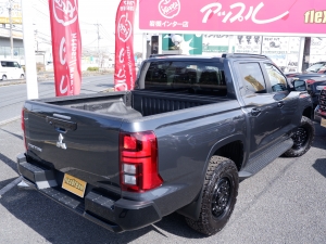 トライトン特別仕様車　BLACK
