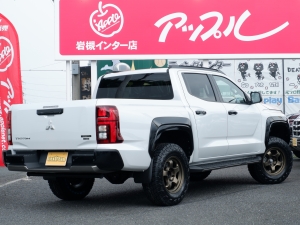 トライトン三菱ピックアップトラック　トライトン