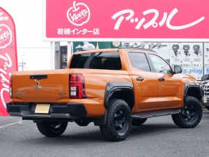 トライトン三菱ピックアップトラック　トライトン