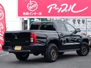 トライトン三菱ピックアップトラック　トライトン