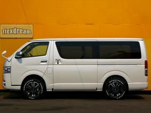 ハイエースバン新車：ハイエースバン４ＷＤ
