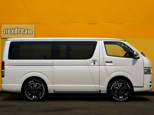 ハイエースバン新車：ハイエースバン４ＷＤ