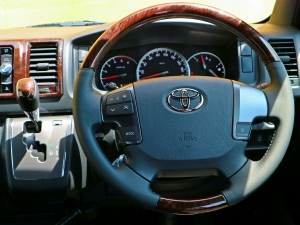ハイエースバン新車：ハイエースバン４ＷＤ